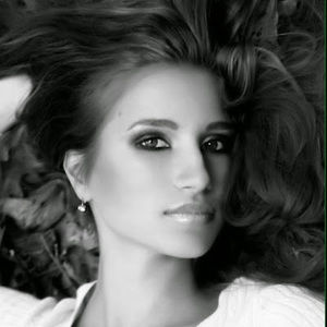 Meet your Posher, Alona